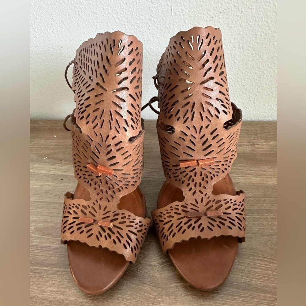 Schultz brown leather lace up sandals heels cutout 7.5